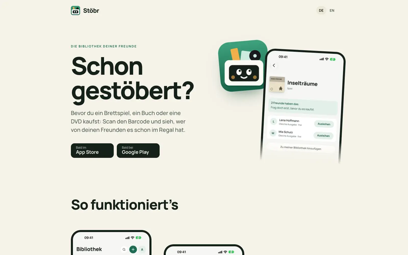 Startseite der Stöbr-Website mit der Überschrift „Schon gestöbert?“, den Buttons „Bald im App Store“ und „Bald bei Google Play“, dem App-Icon mit Maskottchen und einem Smartphone mit dem Scan-Ergebnis „2 Freunde haben das“